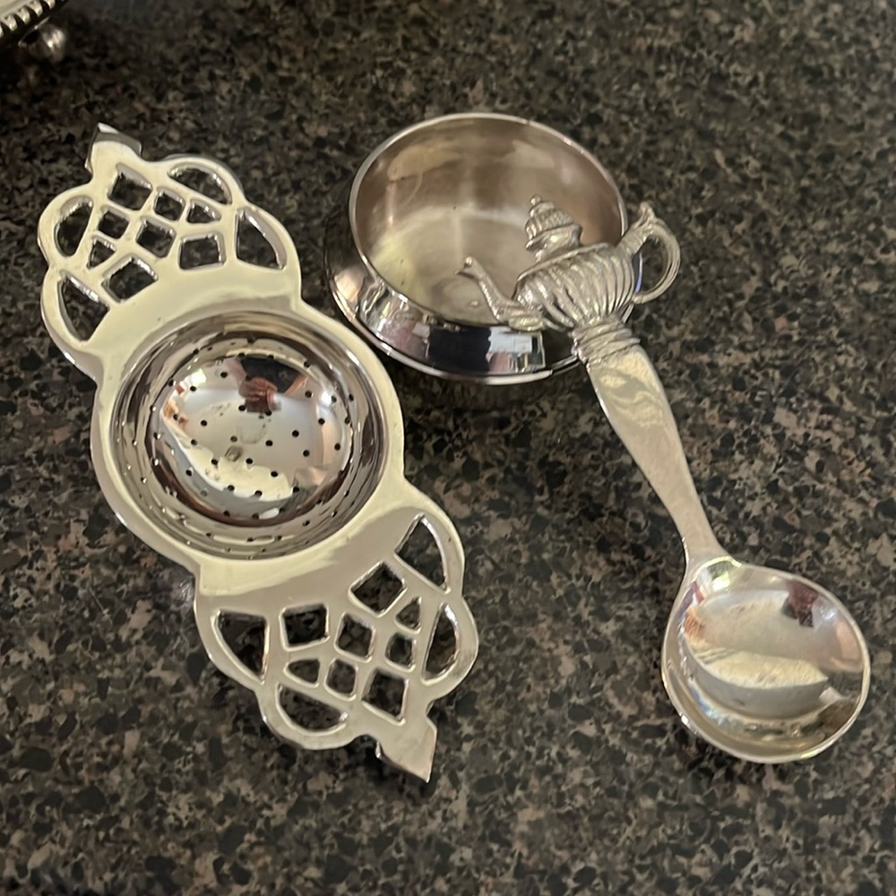 Tea strainer & spoon